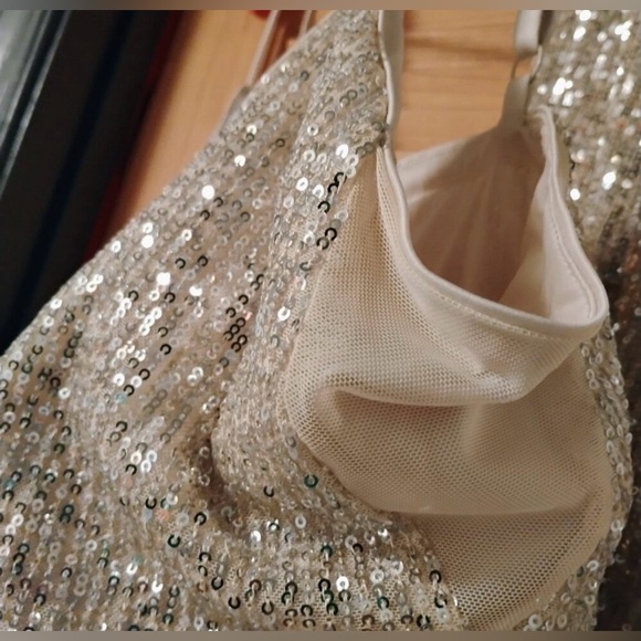 Torrid Maxi Crop Top Skirt SET - Champagne Color
SIZE 2 = 18-20    ⭐️NWT⭐️ - Picture 5 of 16